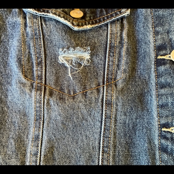 Size Large GORGEOUS HANDPAINTED Jean jacket. Unique and organic. - Picture 4 of 11